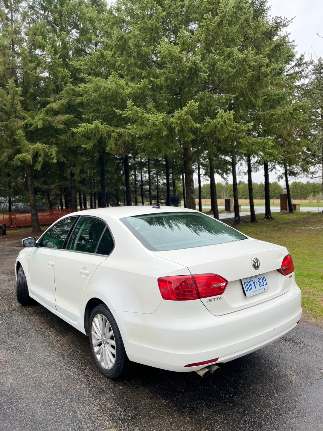2011 Volkswagen Jetta- Urgent Sale - photo 4