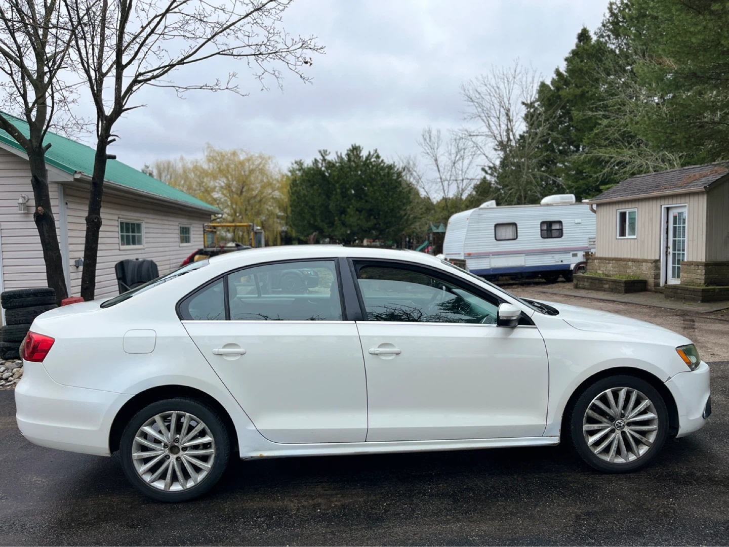 2011 Volkswagen Jetta- Urgent Sale - photo 5