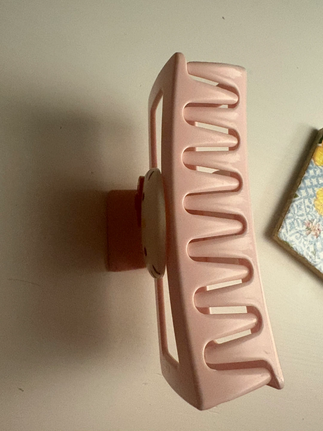 Hello Kitty Claw Clip - Pink 🌱 - photo 2