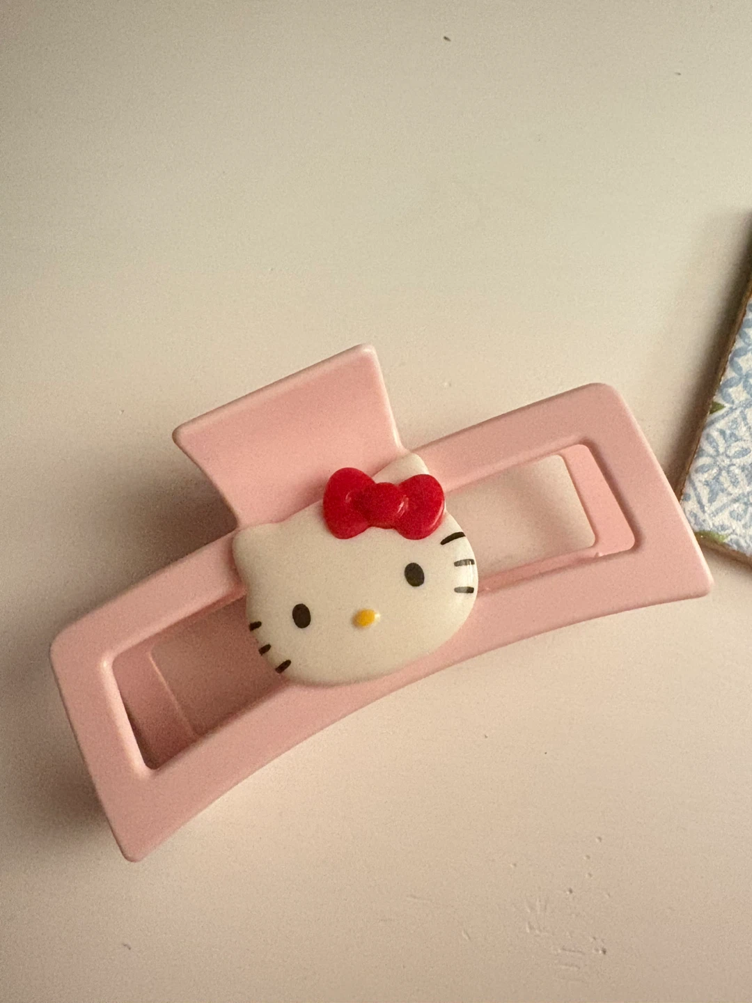 Hello Kitty Claw Clip - Pink 🌱