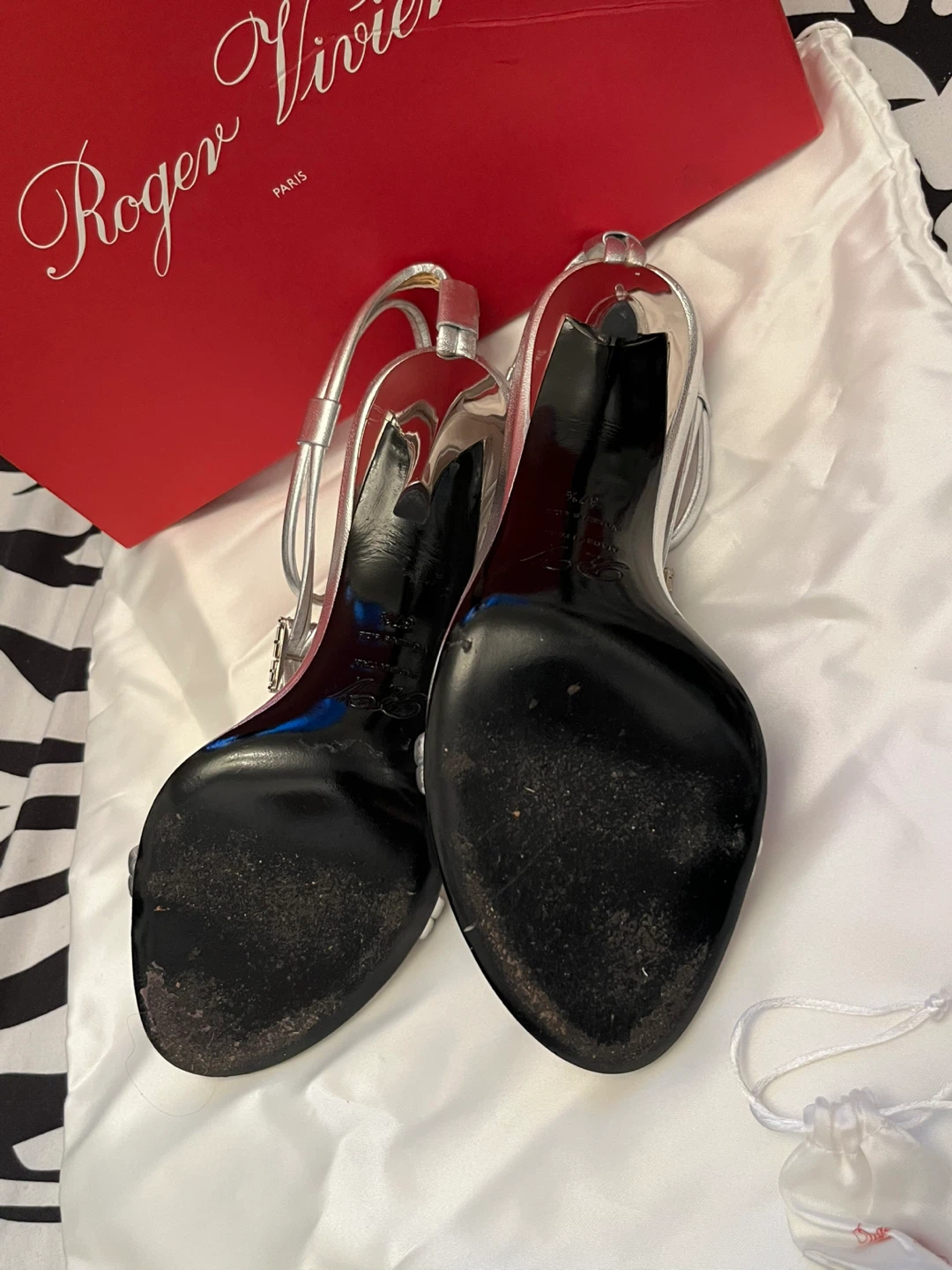 Authentic Roger Vivier Silver Crystal stiletto sandals - photo 4