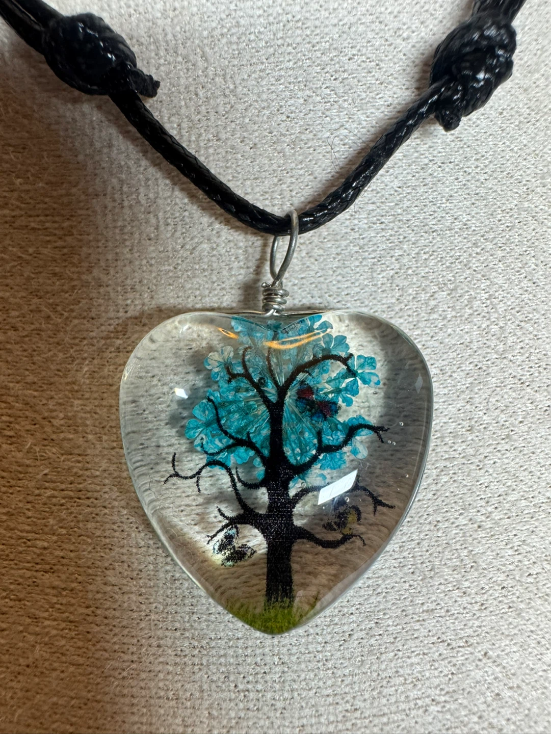 Heart Shape Resin Pendant Necklace with Blue Tree - photo 3