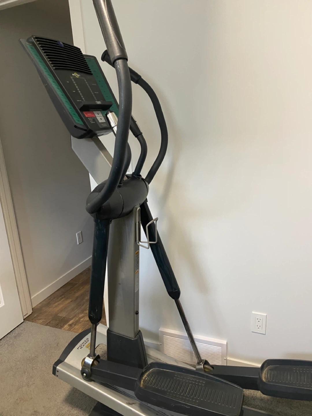 Epic E950 Elliptical Trainer - photo 2
