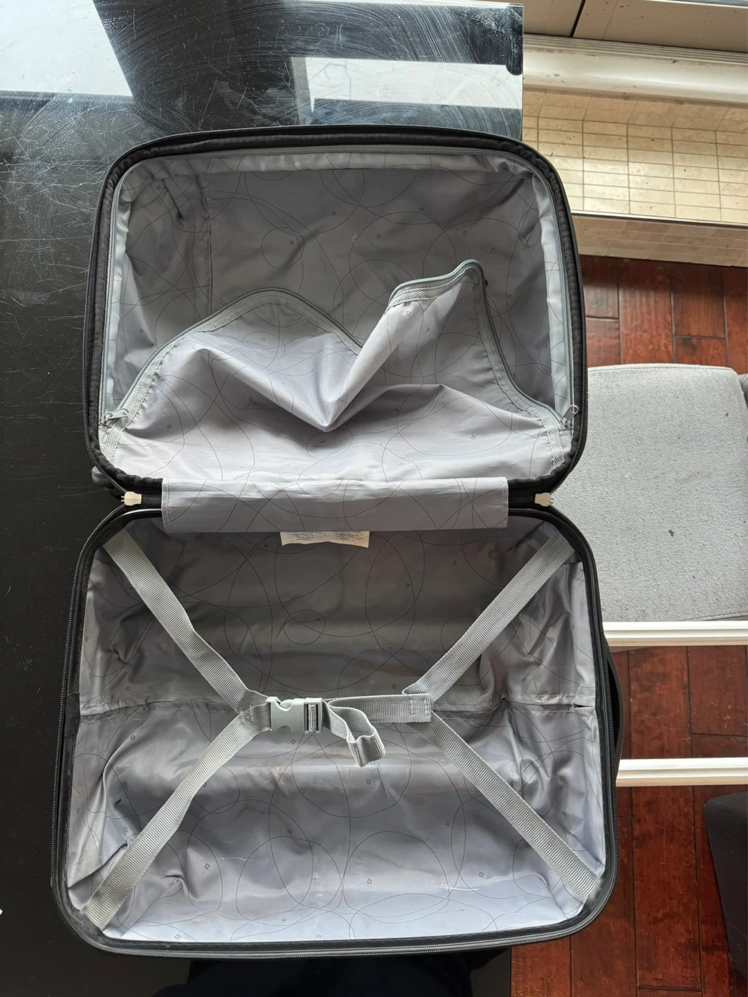Samsonite Rhapsody 360 Spinner Carry-On Luggage - red - photo 3
