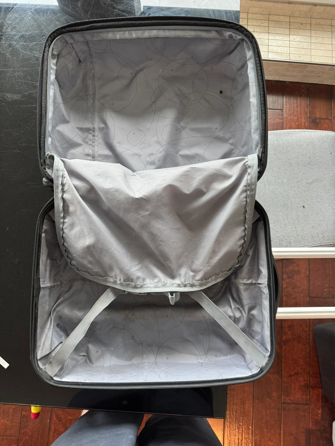 Samsonite Rhapsody 360 Spinner Carry-On Luggage - red - photo 2