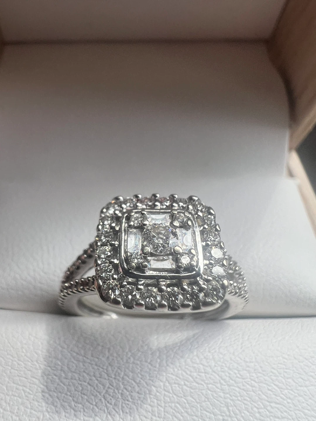 10 k Diamond Engagement Ring - photo 2