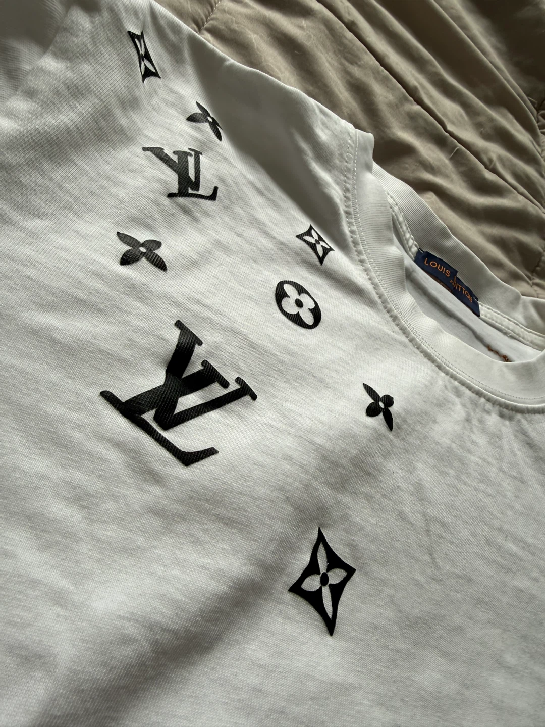 Louis Vuitton T-Shirt - photo 2