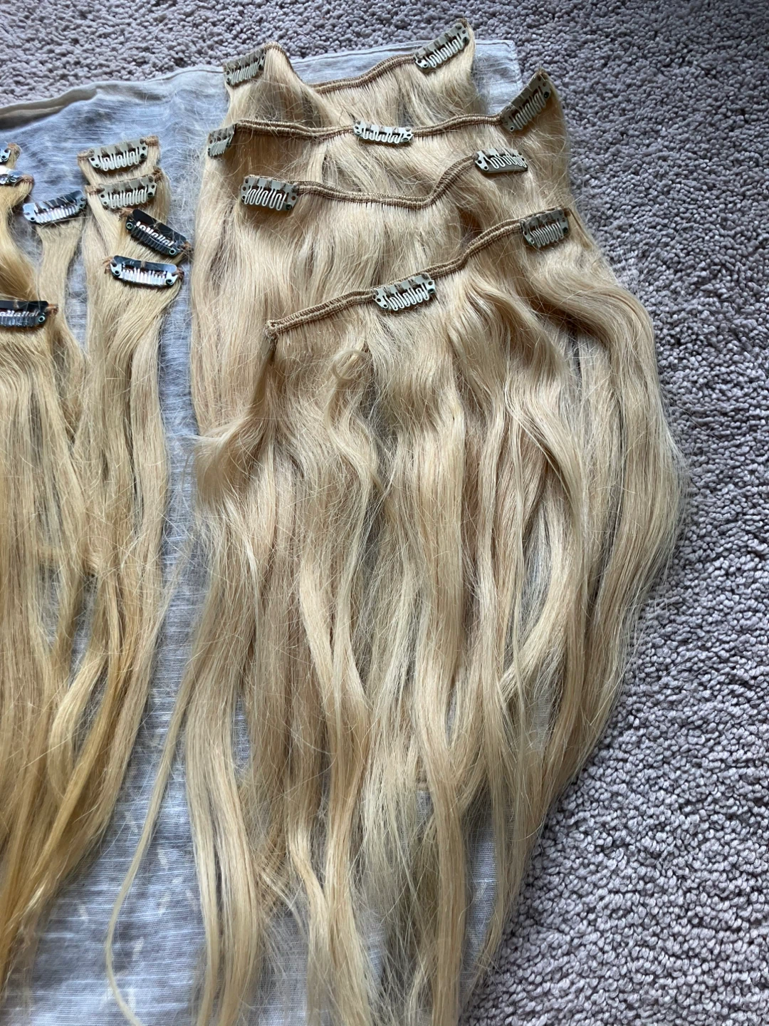 Hair Extensions, Clip-In (blonde human hair) Remy Royale