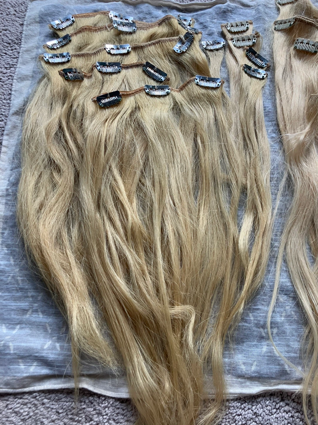 Hair Extensions, Clip-In (blonde human hair) Remy Royale - photo 3