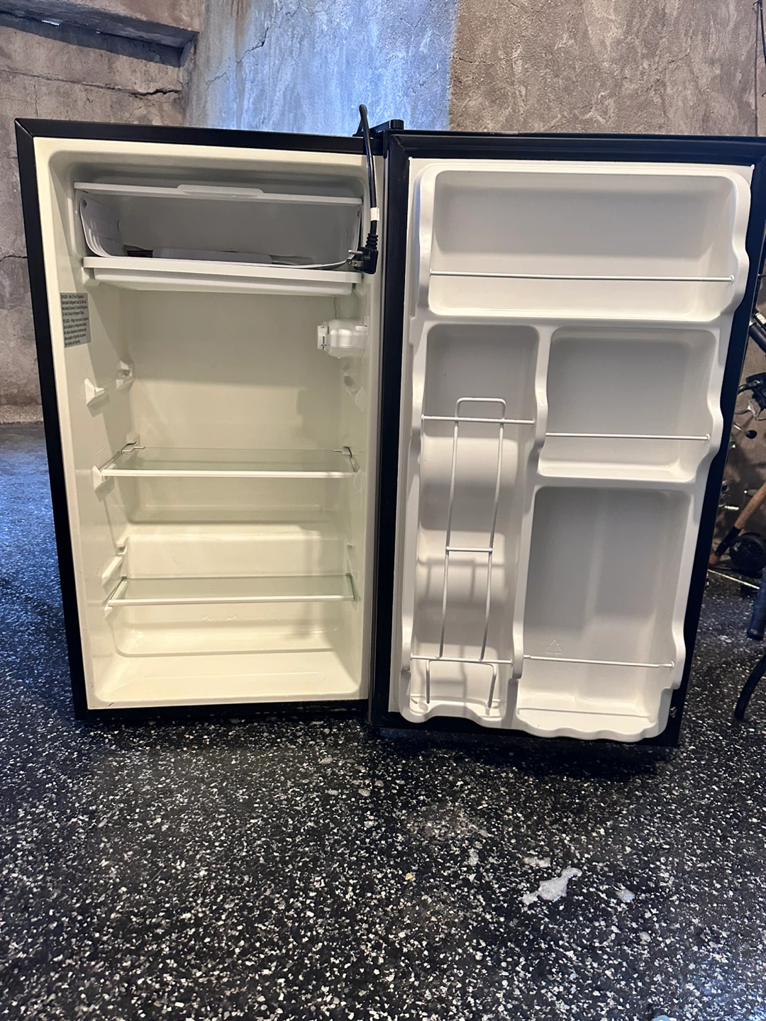 Frigidaire Mini Refrigerator - photo 2