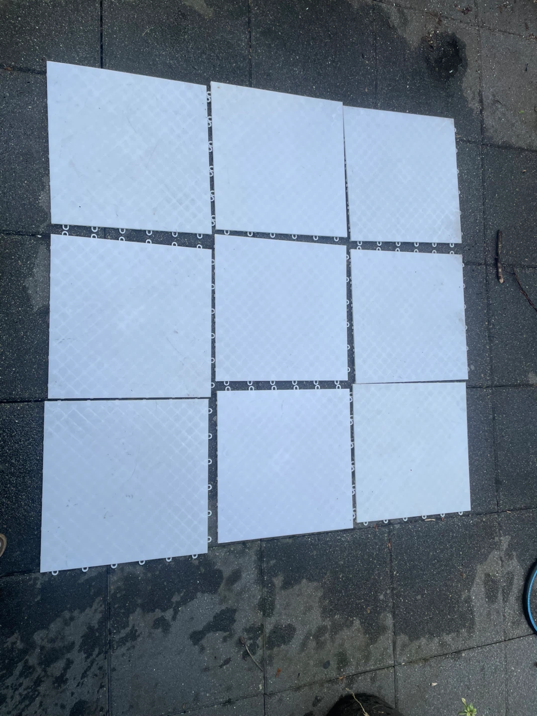 Synthetic ice tiles