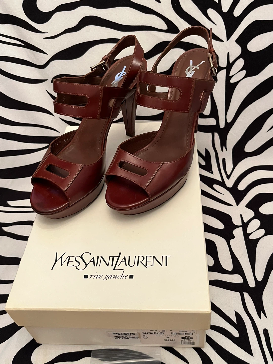👠 Yves Saint Laurent (YSL)  size 9 platform sandals