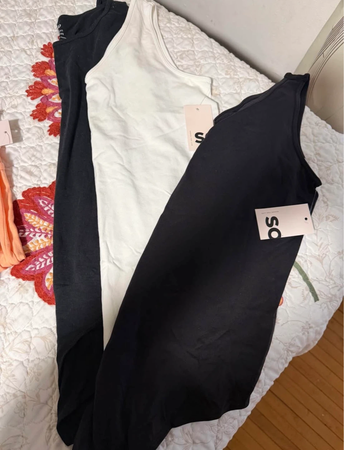 Brand new bodysuit and tank tops - photo 2