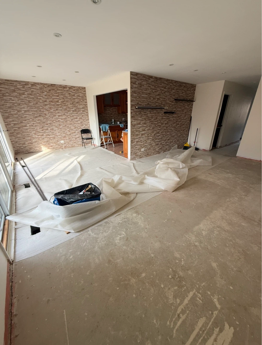 Flooring and renovation supplies - photo 5