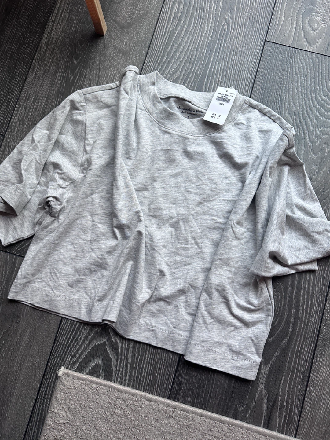NEW Abercrombie & Fitch Grey T-Shirt - Small - photo 2