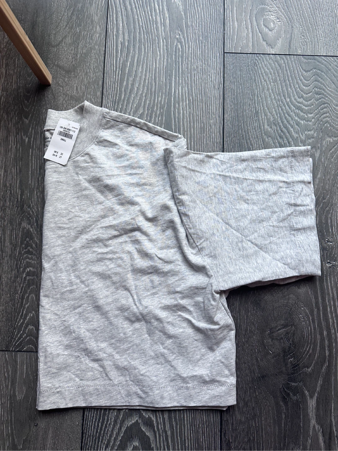 NEW Abercrombie & Fitch Grey T-Shirt - Small - photo 5