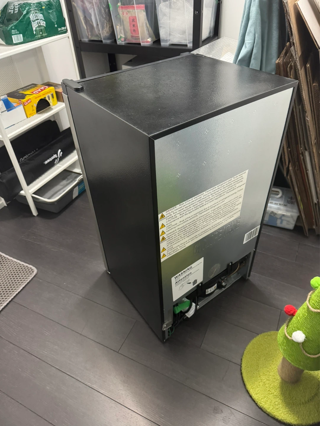 Insignia Mini Fridge - photo 4