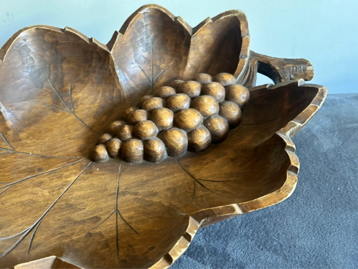 Hand carved wooden grape bowl - photo 3