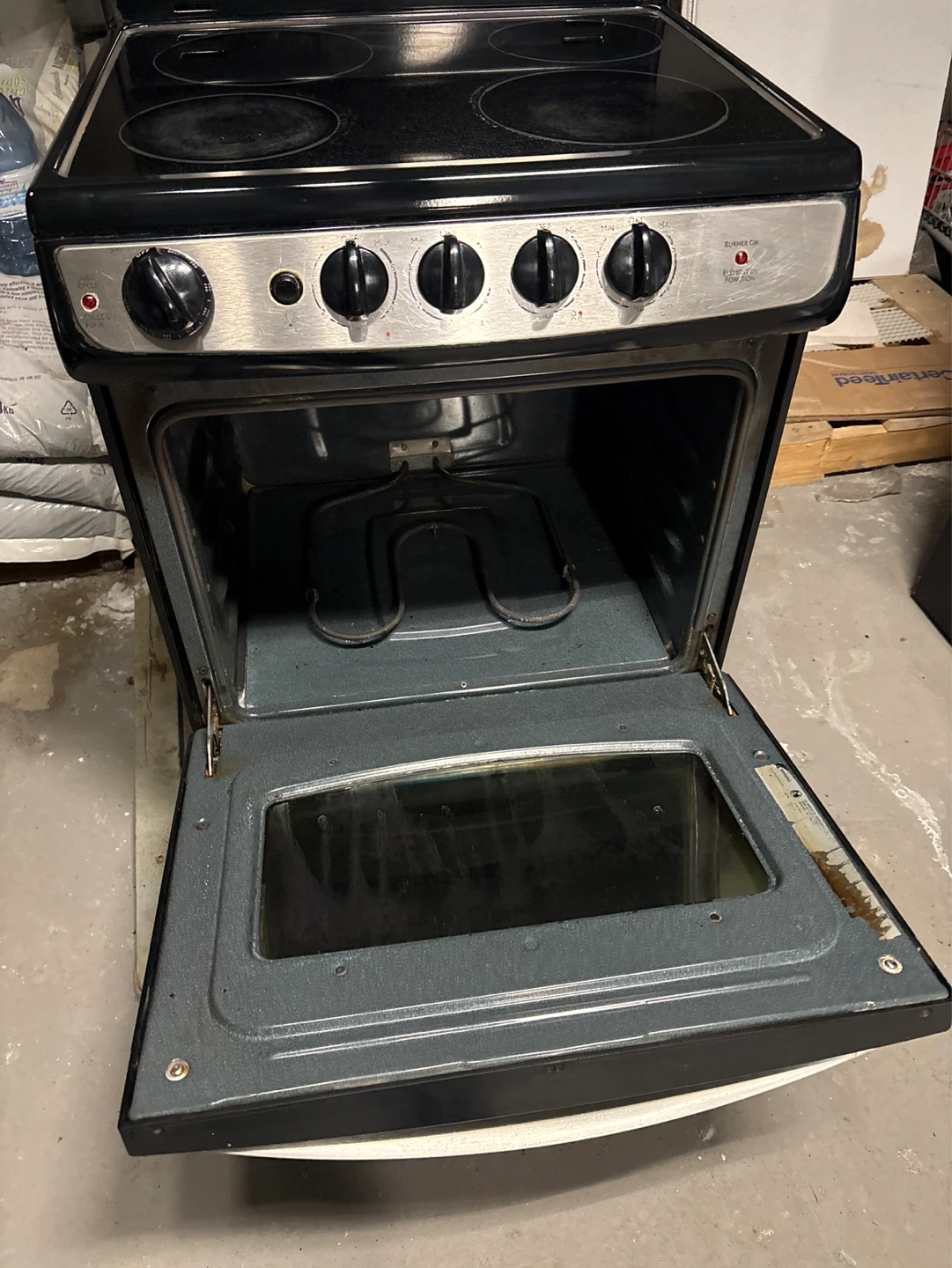 GE Electric Stove with Oven (24”) - photo 2