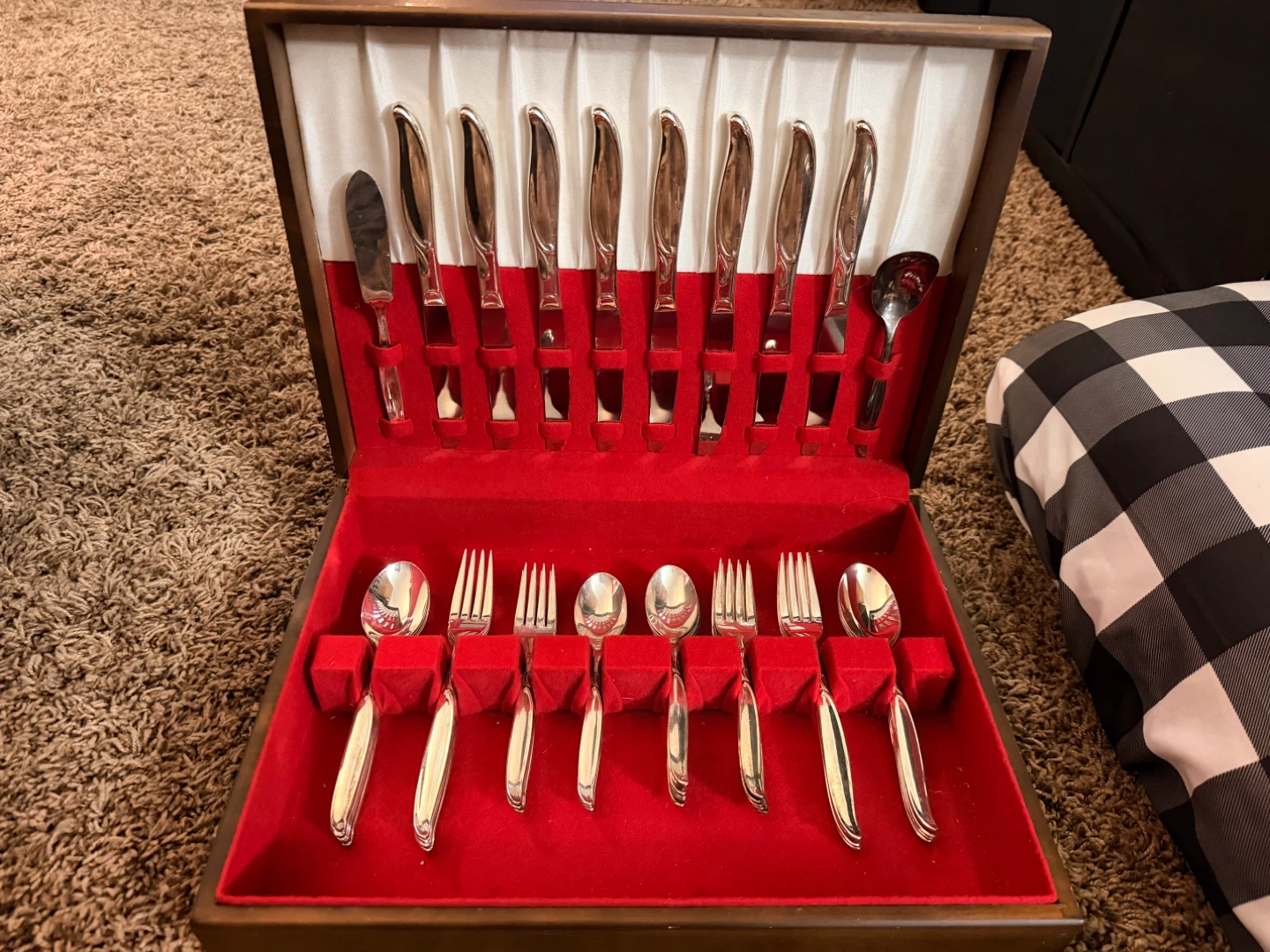 WM Rogers Silverware Set in Wooden Case