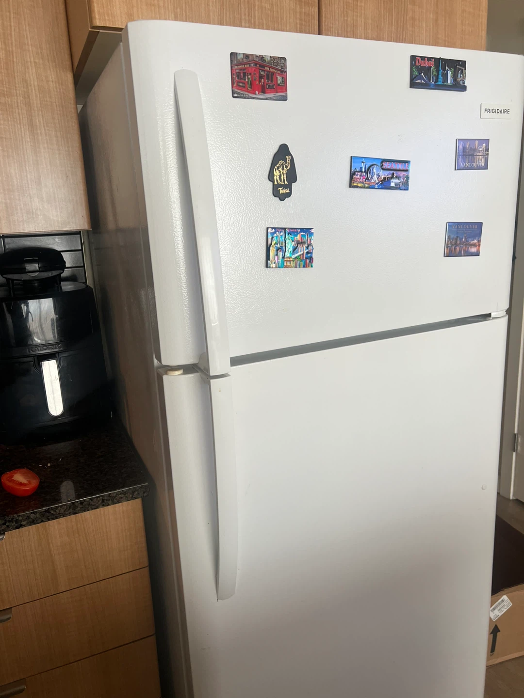 Frigidaire White Top-Freezer Refrigerator - photo 2