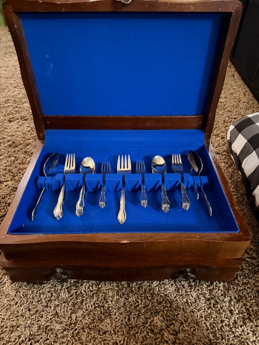WM Rogers Wooden Chest Flatware Set