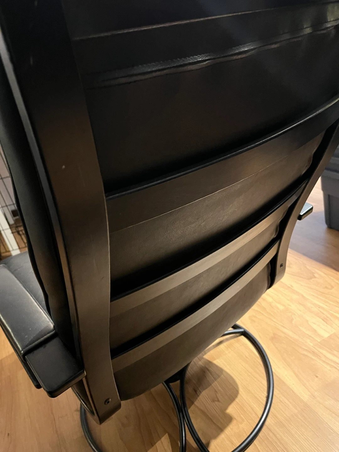Free Black Leather  Chair - photo 3