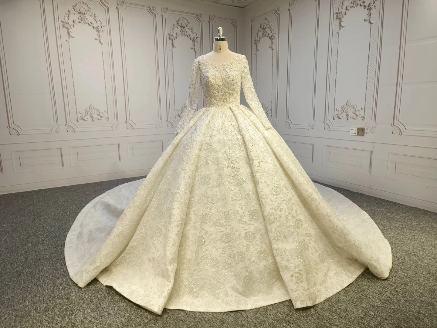 White Beaded Lace Wedding Dress - photo 3