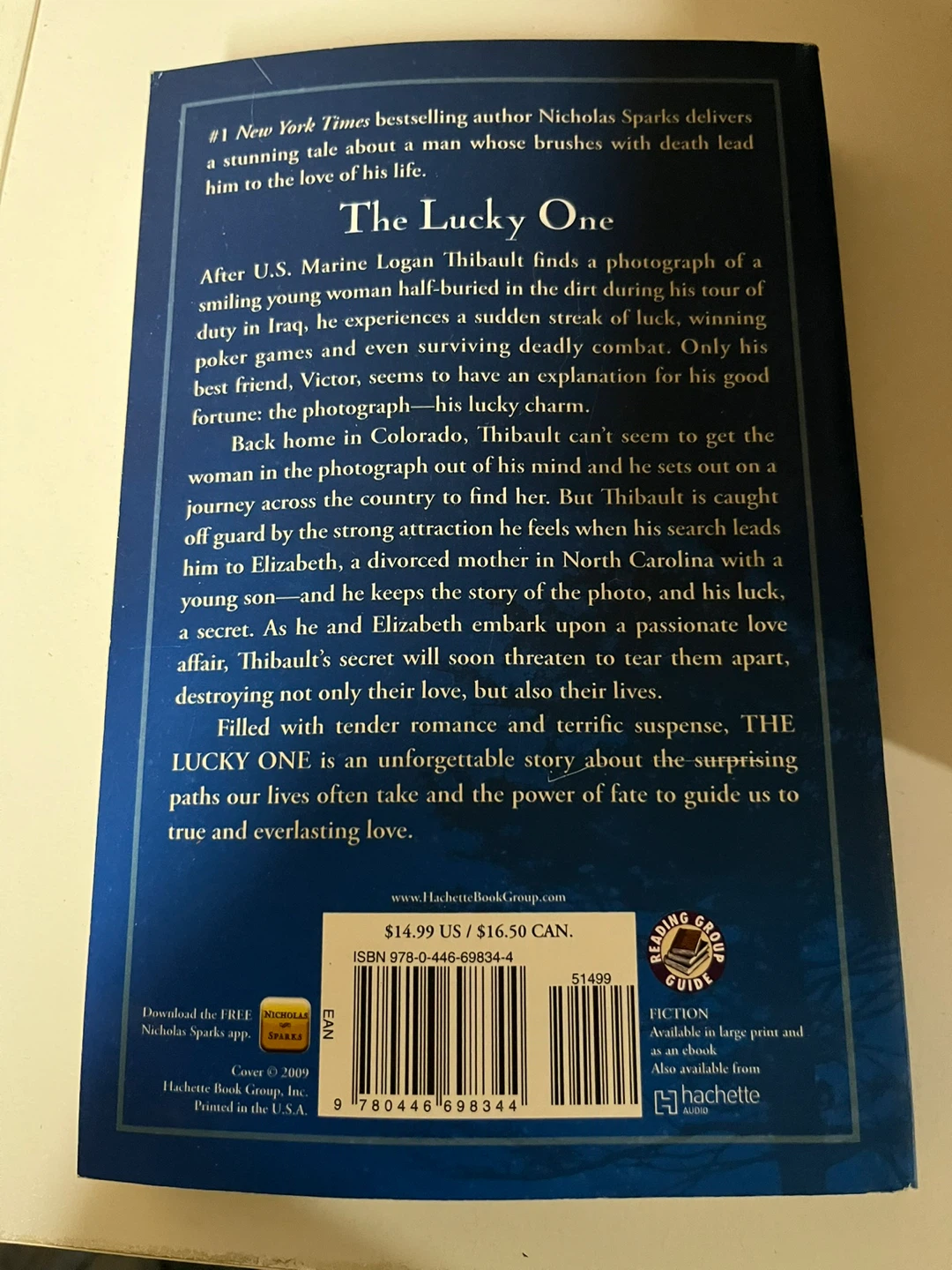 The Lucky One by Nicholas Sparks Paperback Book - photo 2