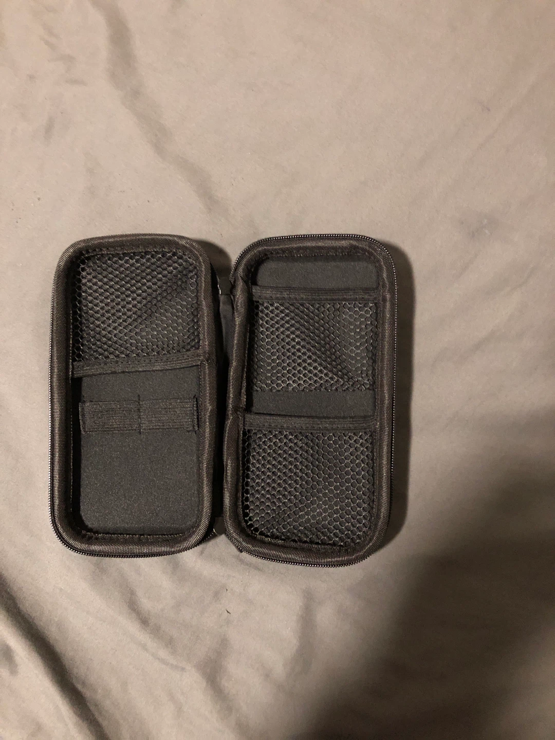 Item case - photo 3
