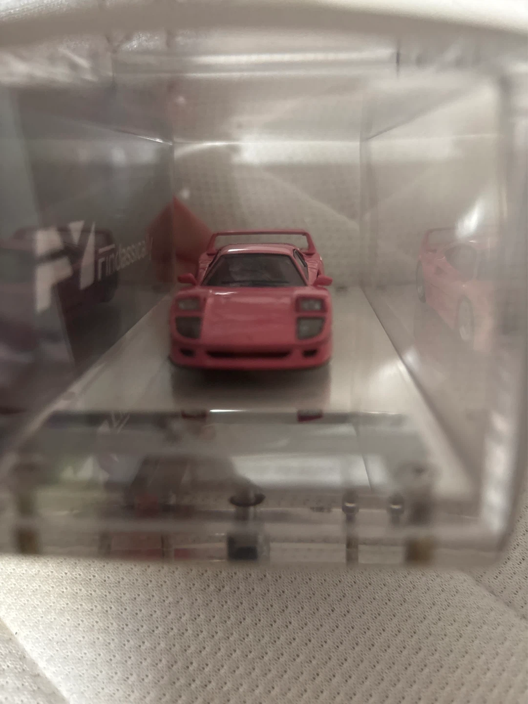 Miniature Pink Ferrari F40 Diecast Model Car - photo 2