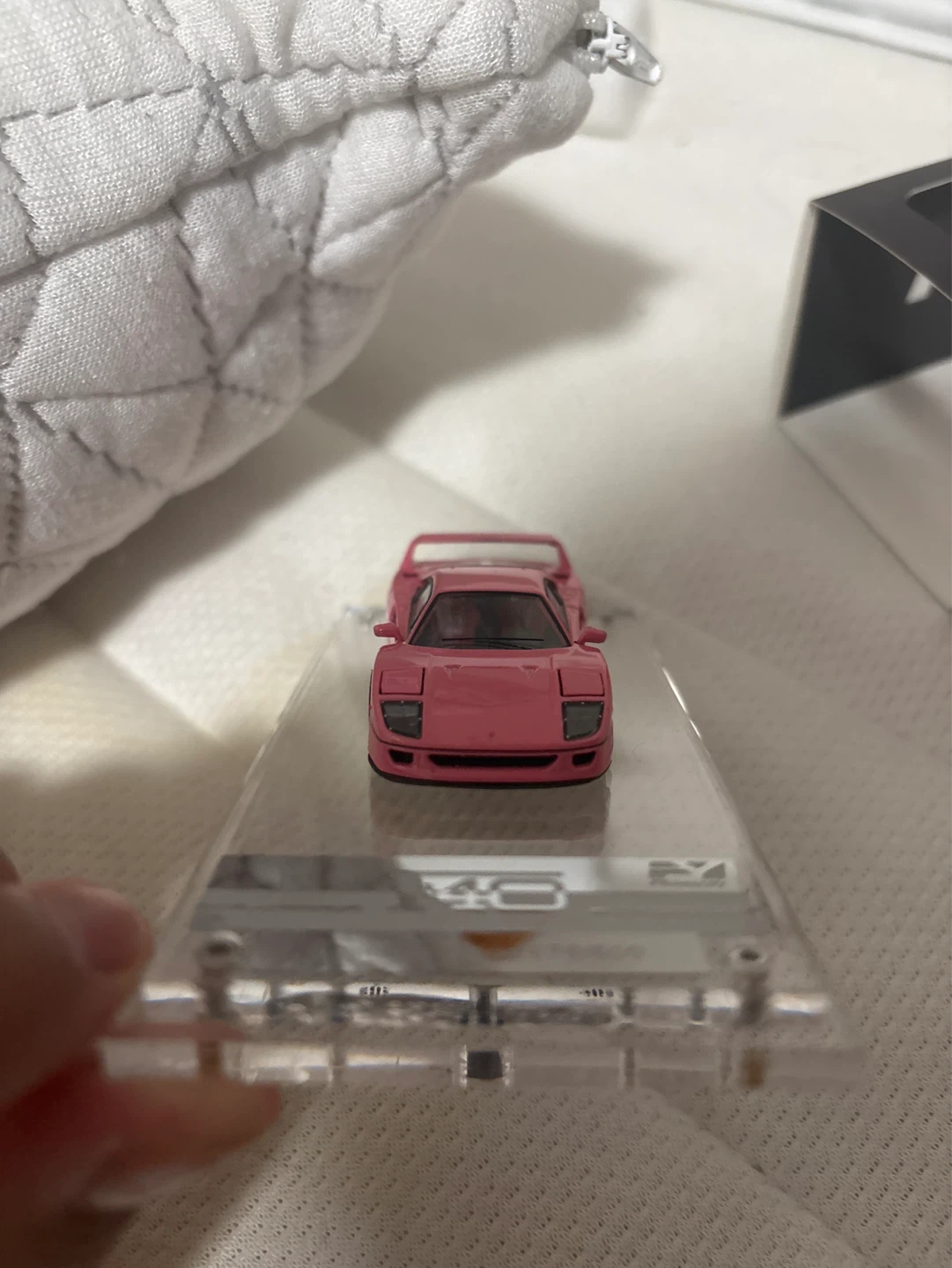 Miniature Pink Ferrari F40 Diecast Model Car - photo 3