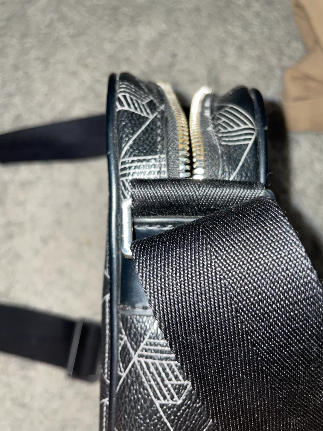 Lacoste Black Geometric Print Crossbody Bag - photo 3
