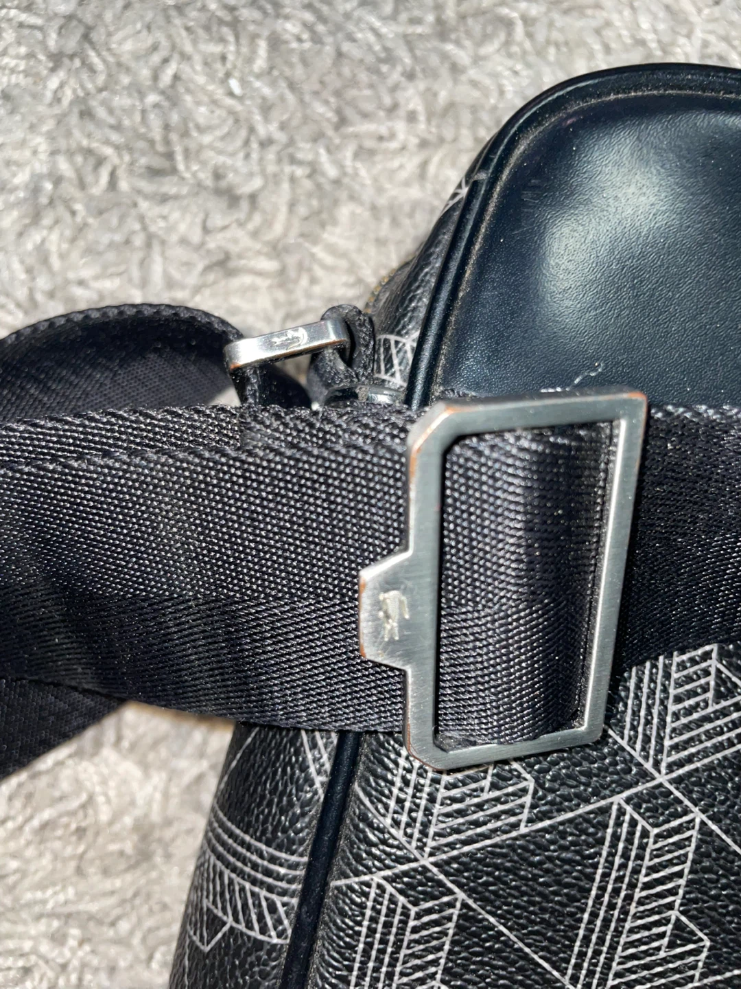Lacoste Black Geometric Print Crossbody Bag - photo 2
