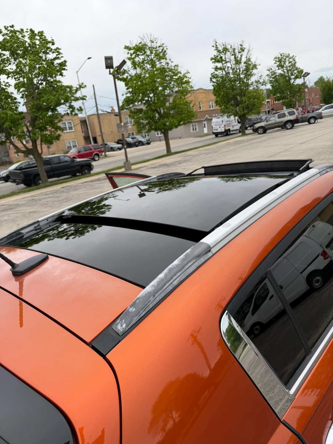 2011 Orange Kia Sportage SUV - photo 5
