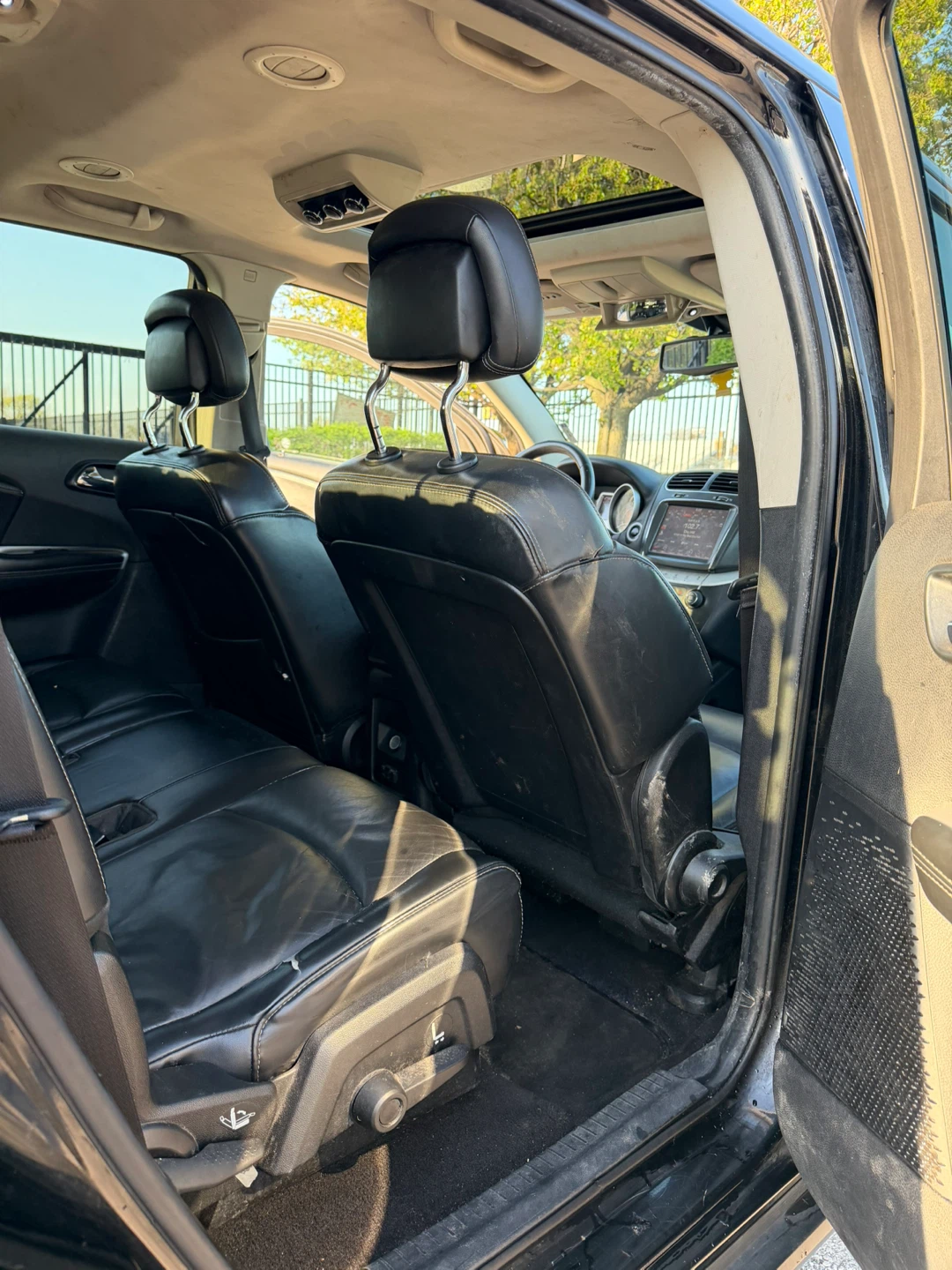 2014 Black Dodge Journey Limited SUV - photo 5