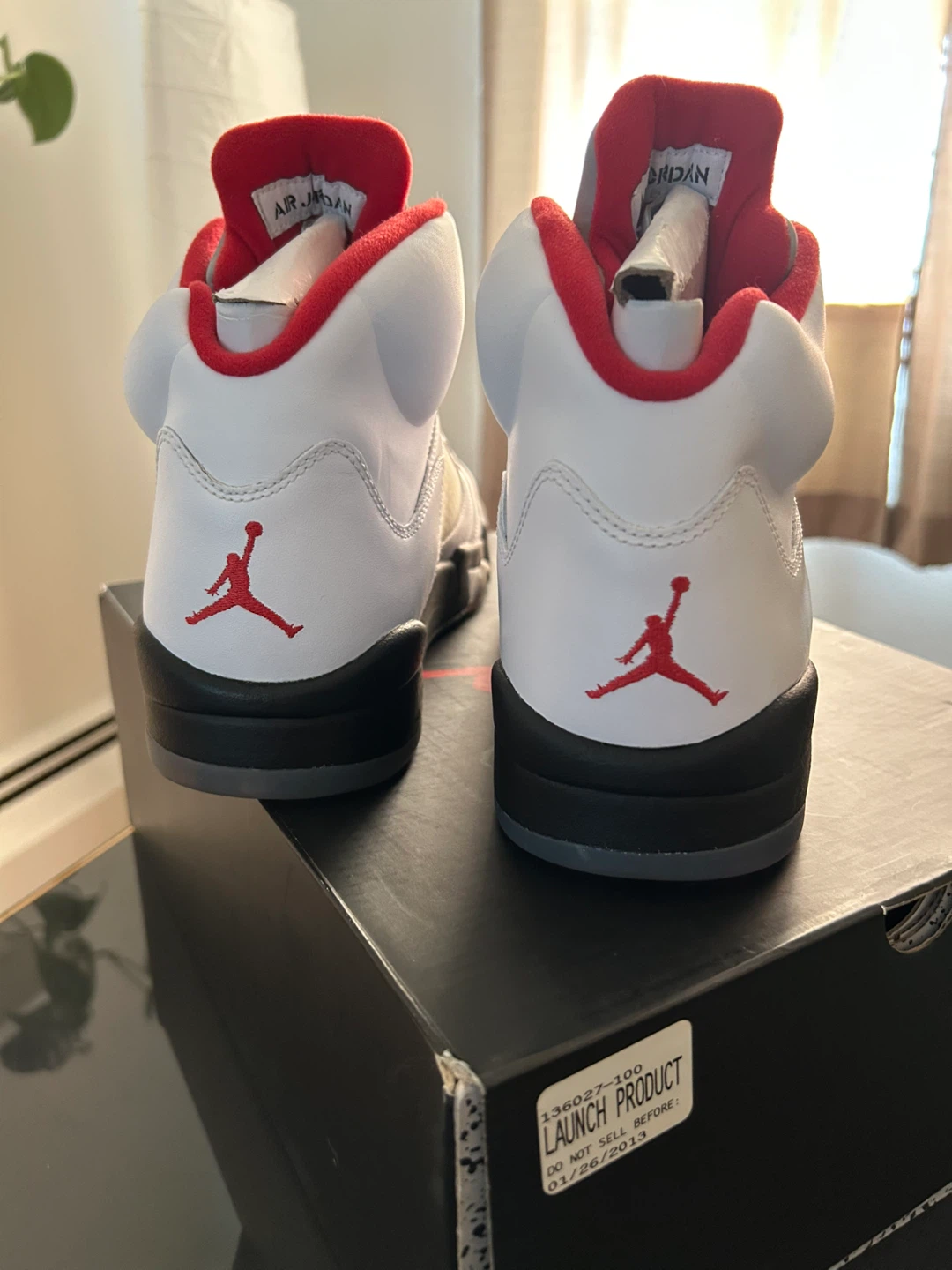 Air Jordan 5 Retro White Fire Red - photo 2