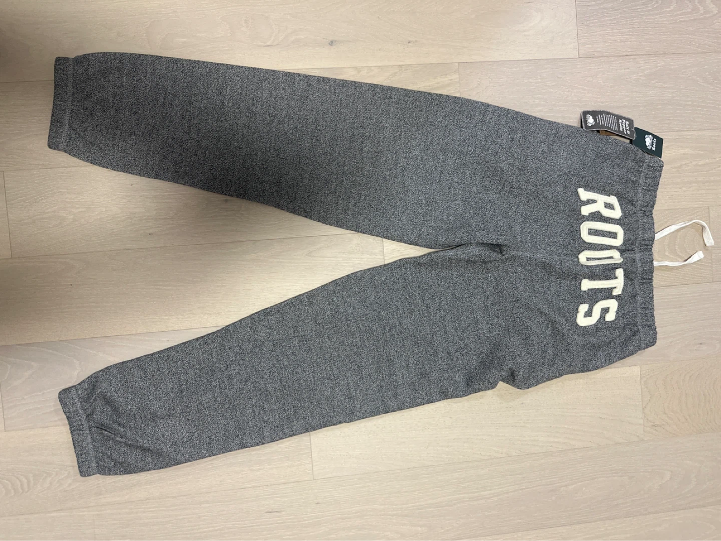 New Roots Grey Sweatpants Size XS - photo 4