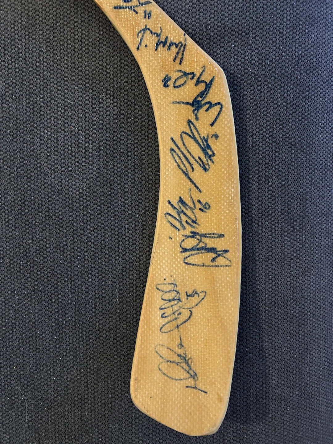 Toronto Maple Leafs autograph hockey stick. - photo 2