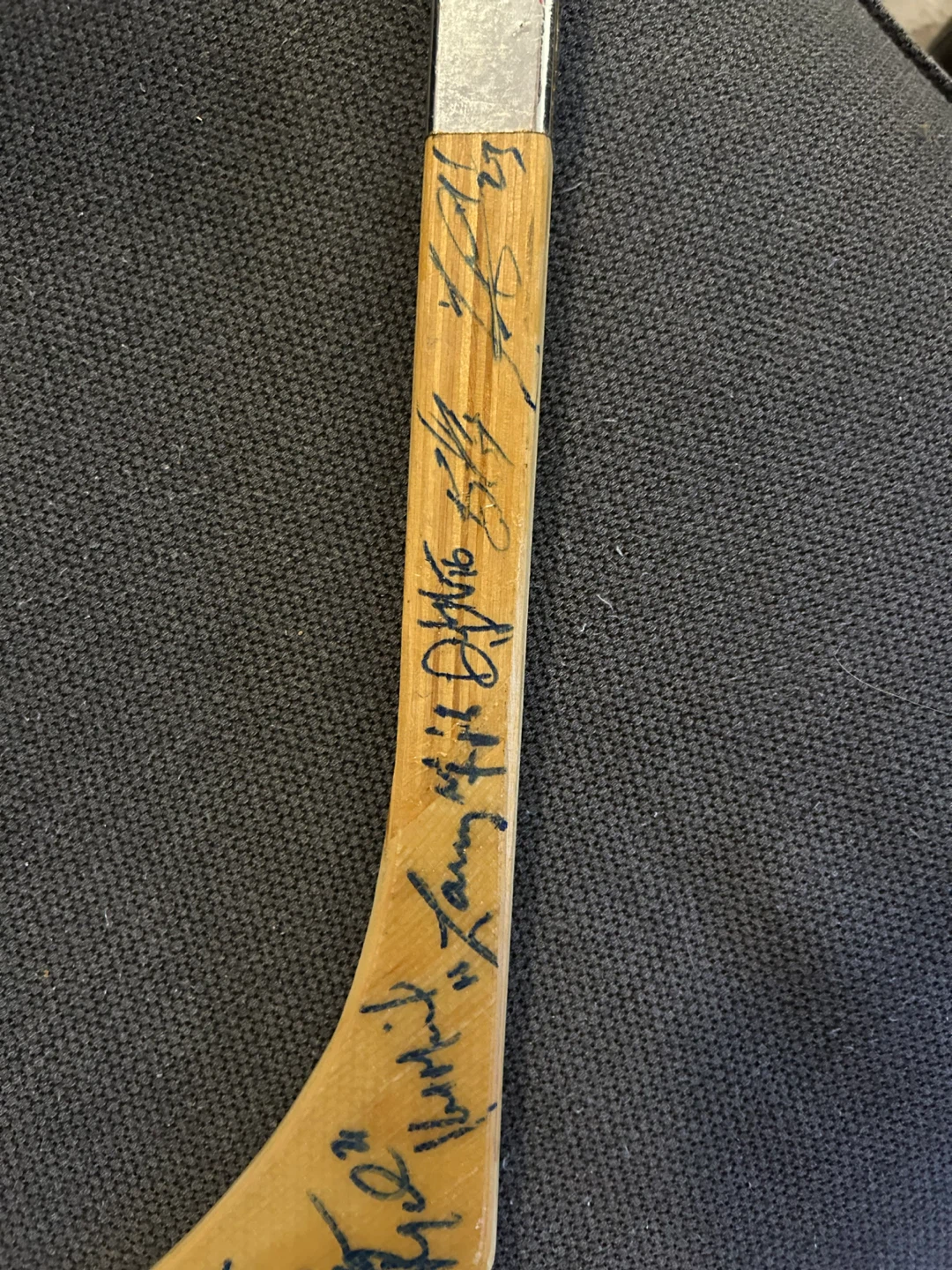 Toronto Maple Leafs autograph hockey stick. - photo 3