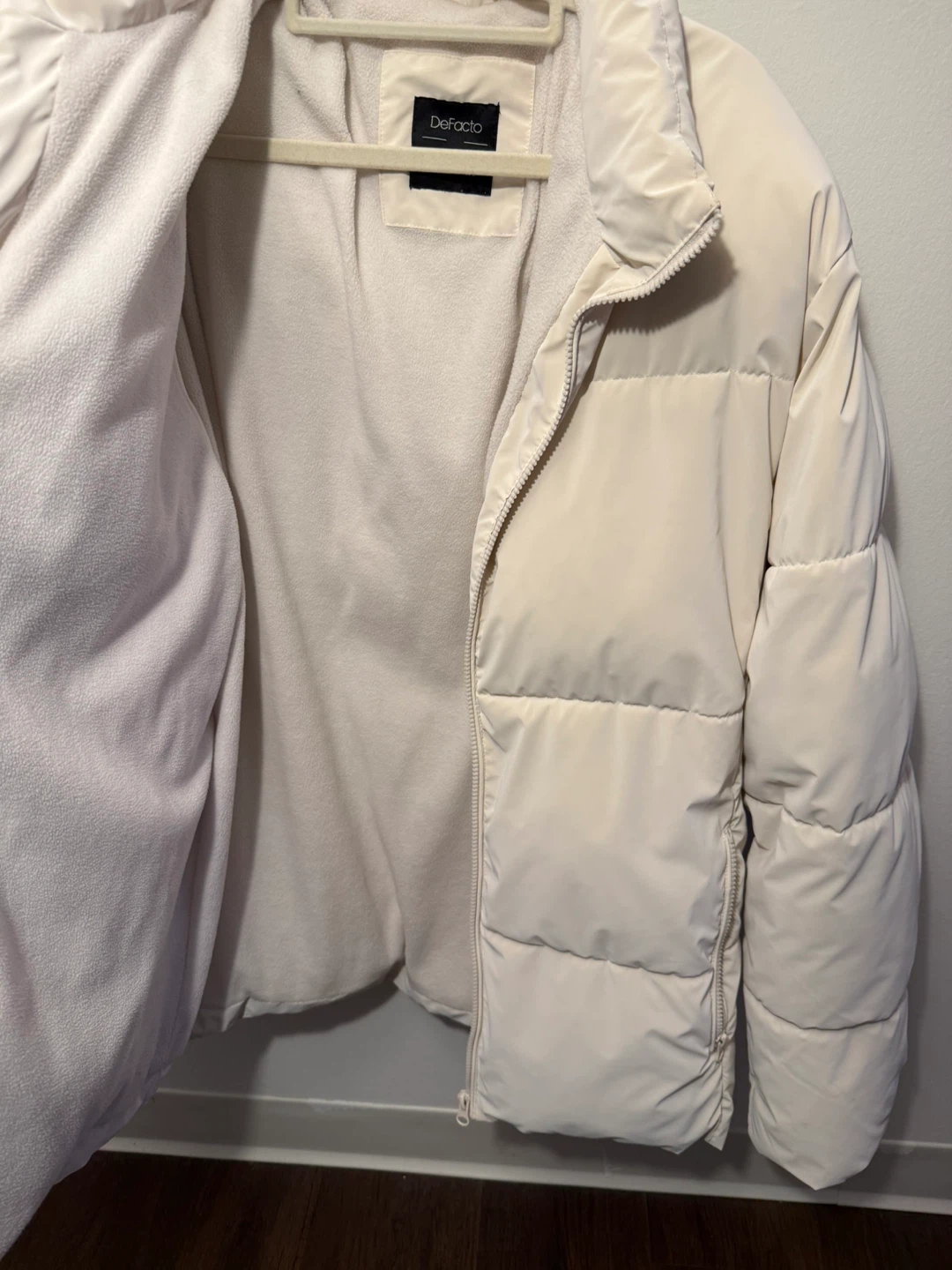 Cream Puffer Jacket (Size L) – $10 Quick Sell - photo 2