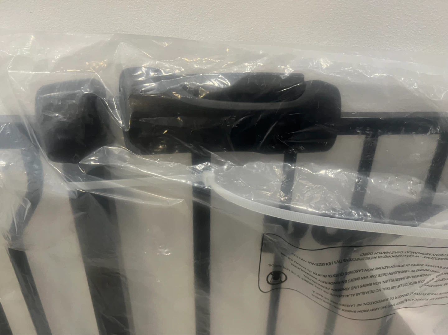 NEW Safety Gate - Black ( pressure mounted) - photo 2