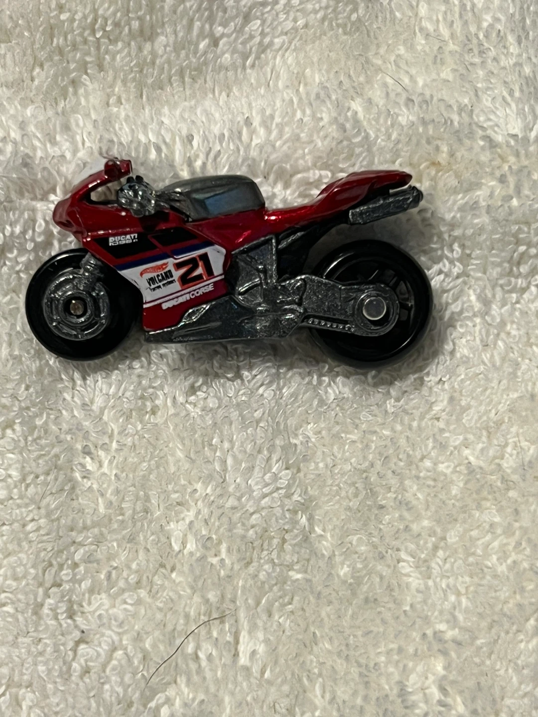 2011 Hot Wheels Ducati - photo 2