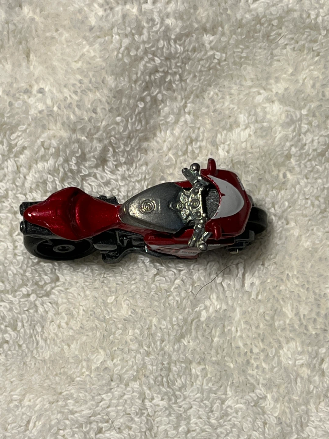 2011 Hot Wheels Ducati - photo 5