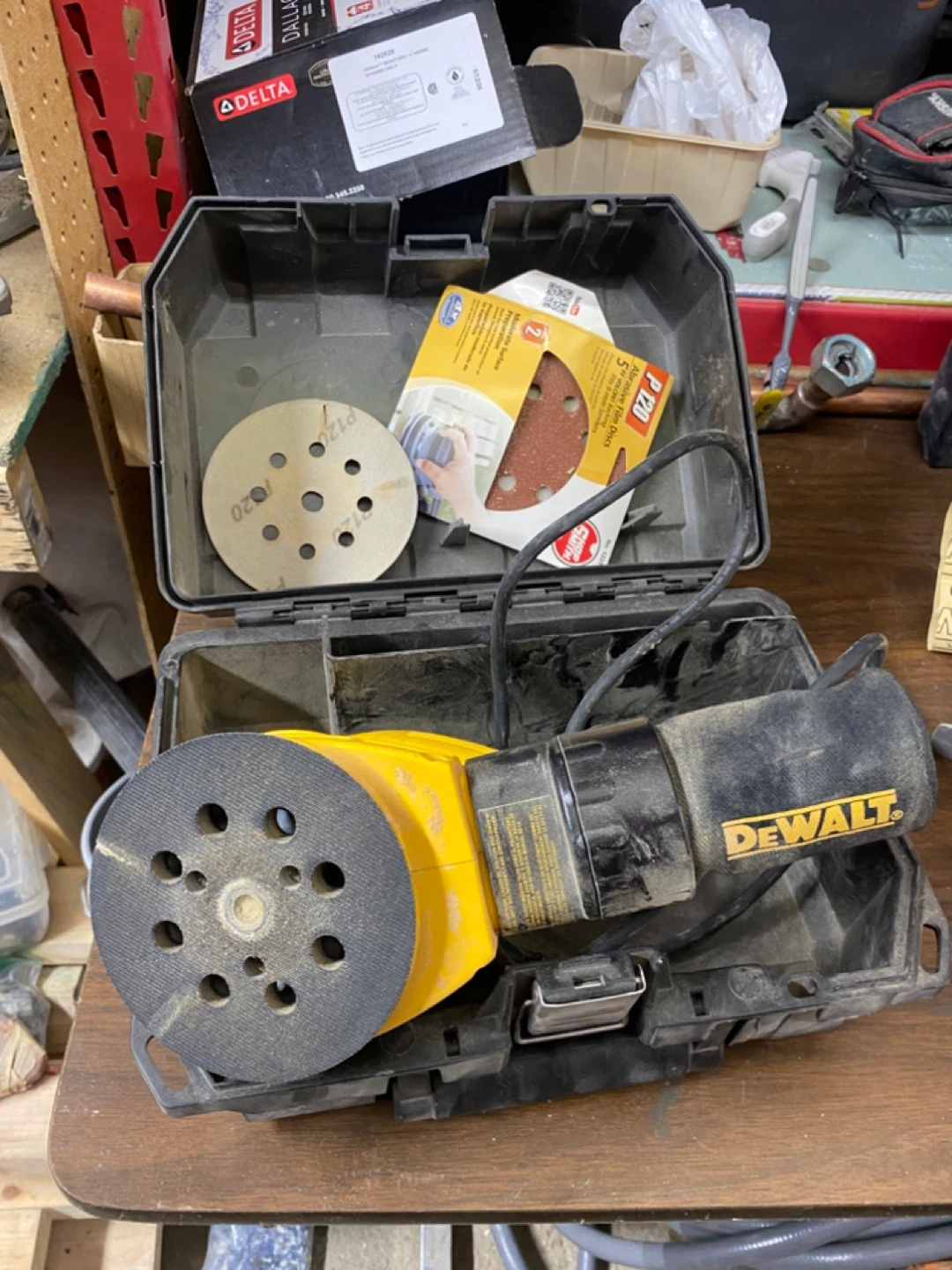 DEWALT Random Orbit Sander with Case and Sandpaper - photo 4