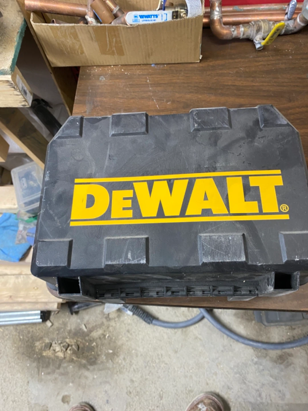 DEWALT Random Orbit Sander with Case and Sandpaper - photo 2