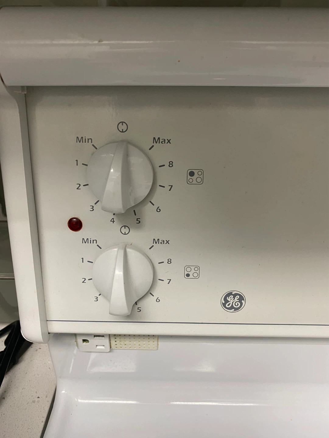 GE Electric Range with 4 Coil Burners and Oven - photo 2