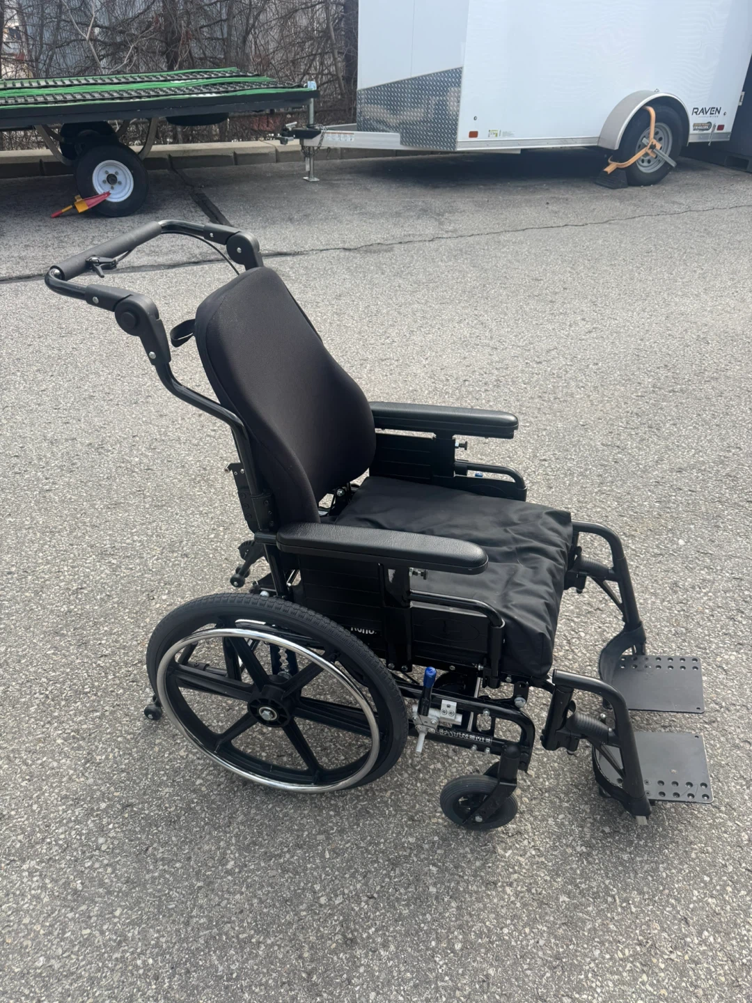 TILT WHEELCHAIR: DELIVERY INCLUDED - photo 2