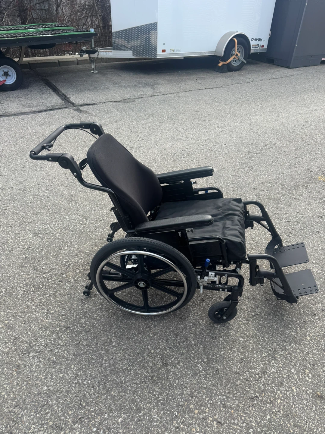 TILT WHEELCHAIR: DELIVERY INCLUDED