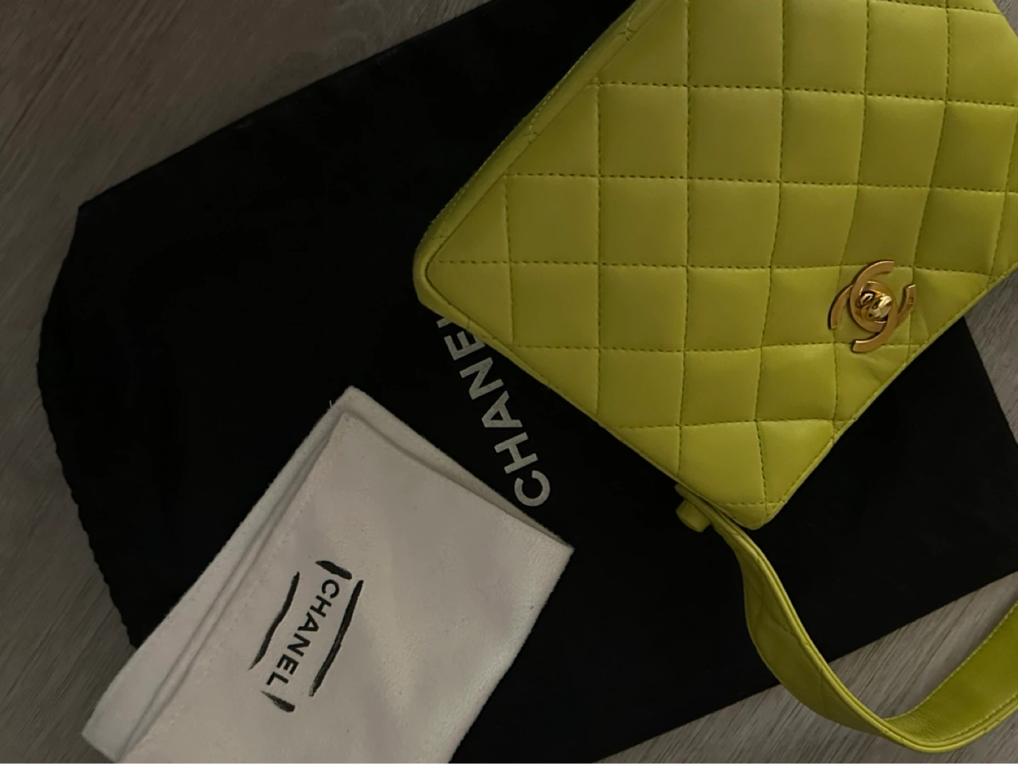 Chanel Quilted Handbag - Lime Green - photo 2